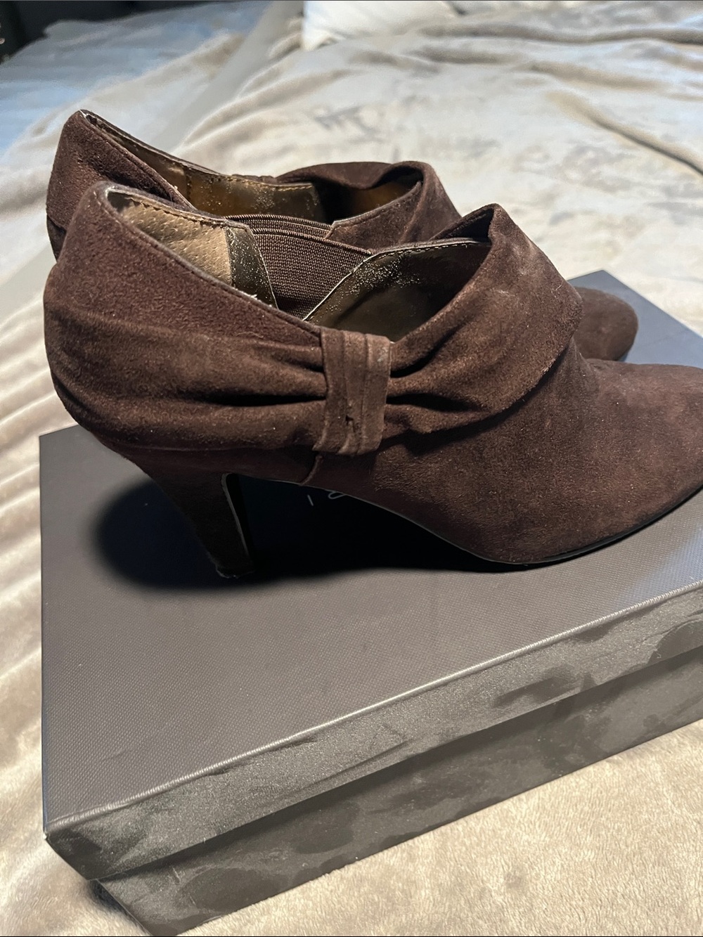 Tahari Espresso Suede Bootie Sz 8